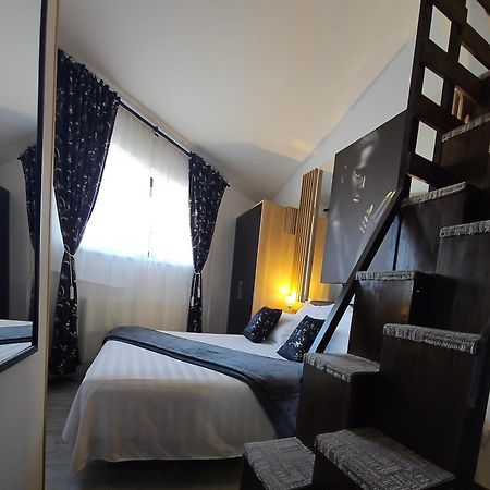 Theline Hotel Boekarest Buitenkant foto