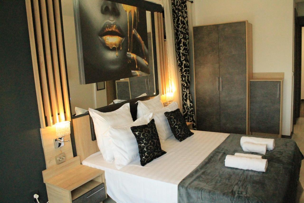 Theline Hotel Boekarest Buitenkant foto