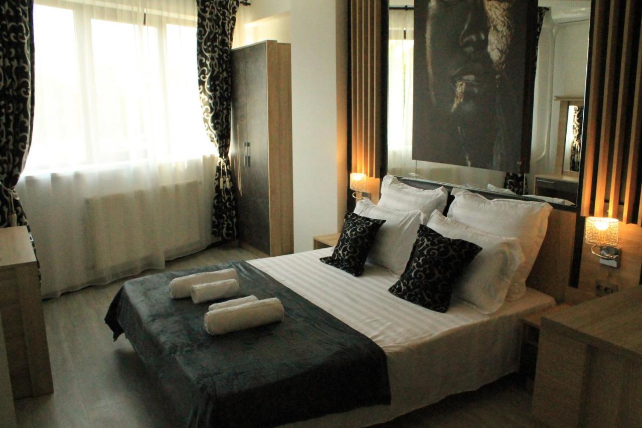 Theline Hotel Boekarest Buitenkant foto