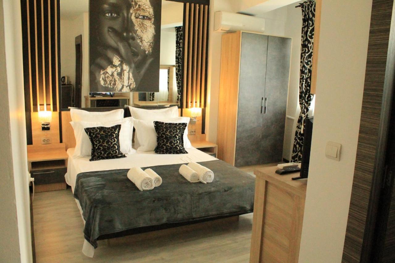 Theline Hotel Boekarest Buitenkant foto