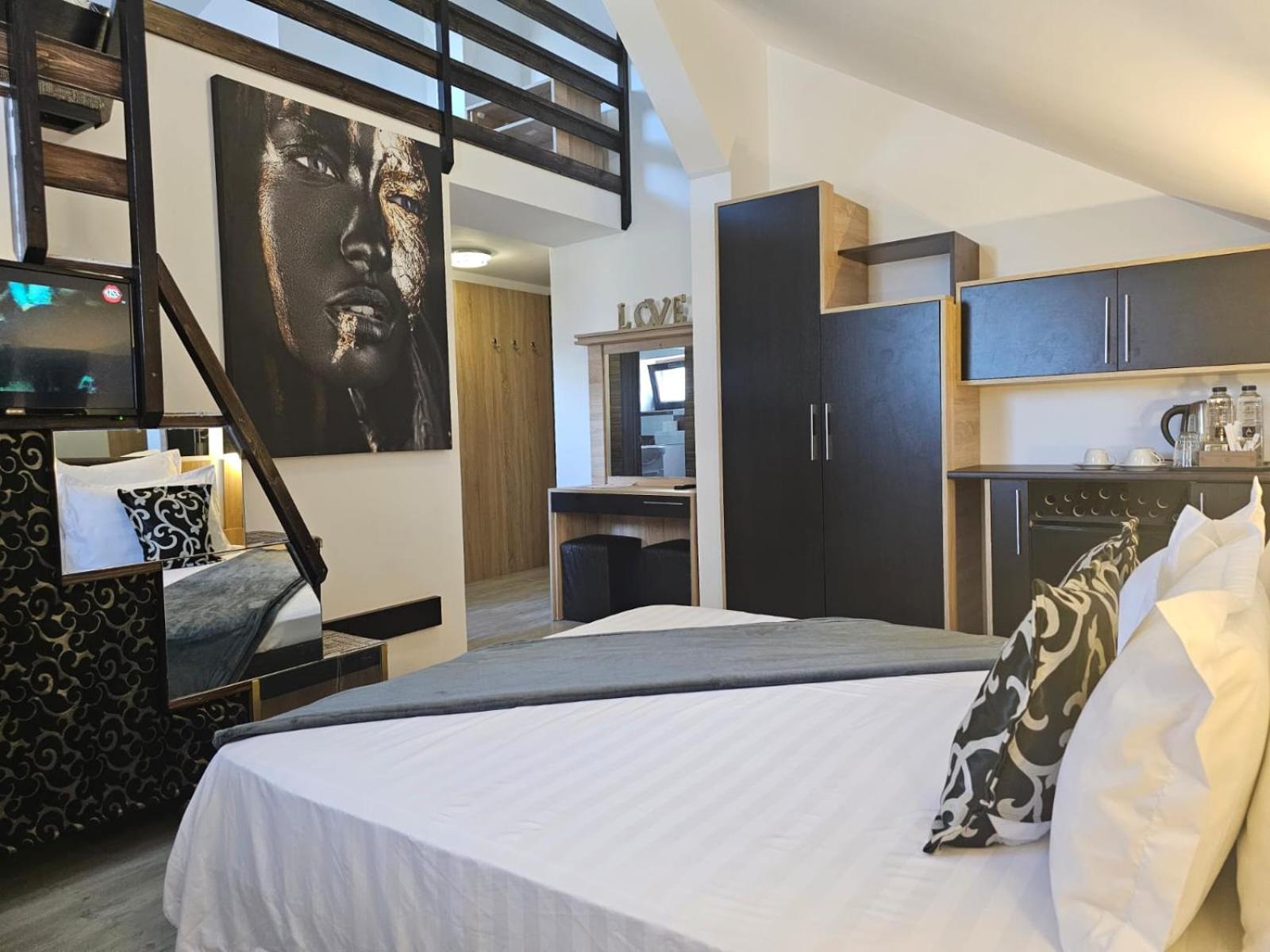 Theline Hotel Boekarest Buitenkant foto