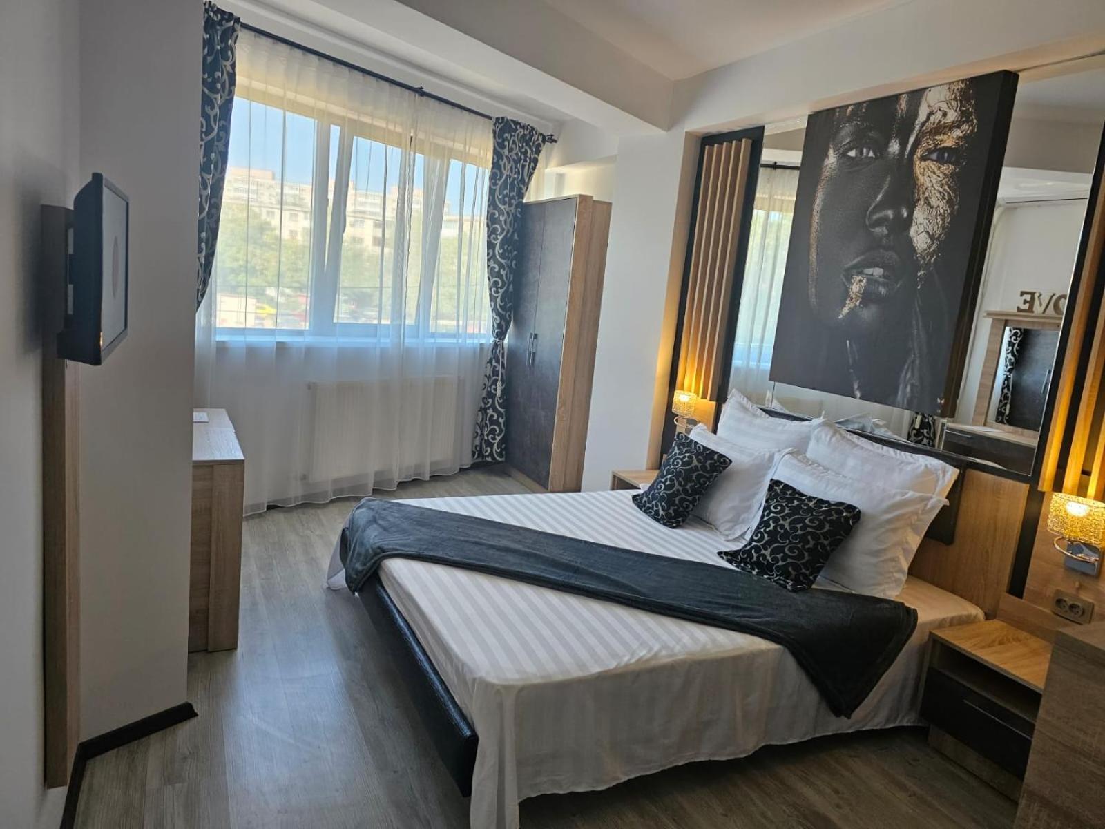 Theline Hotel Boekarest Buitenkant foto