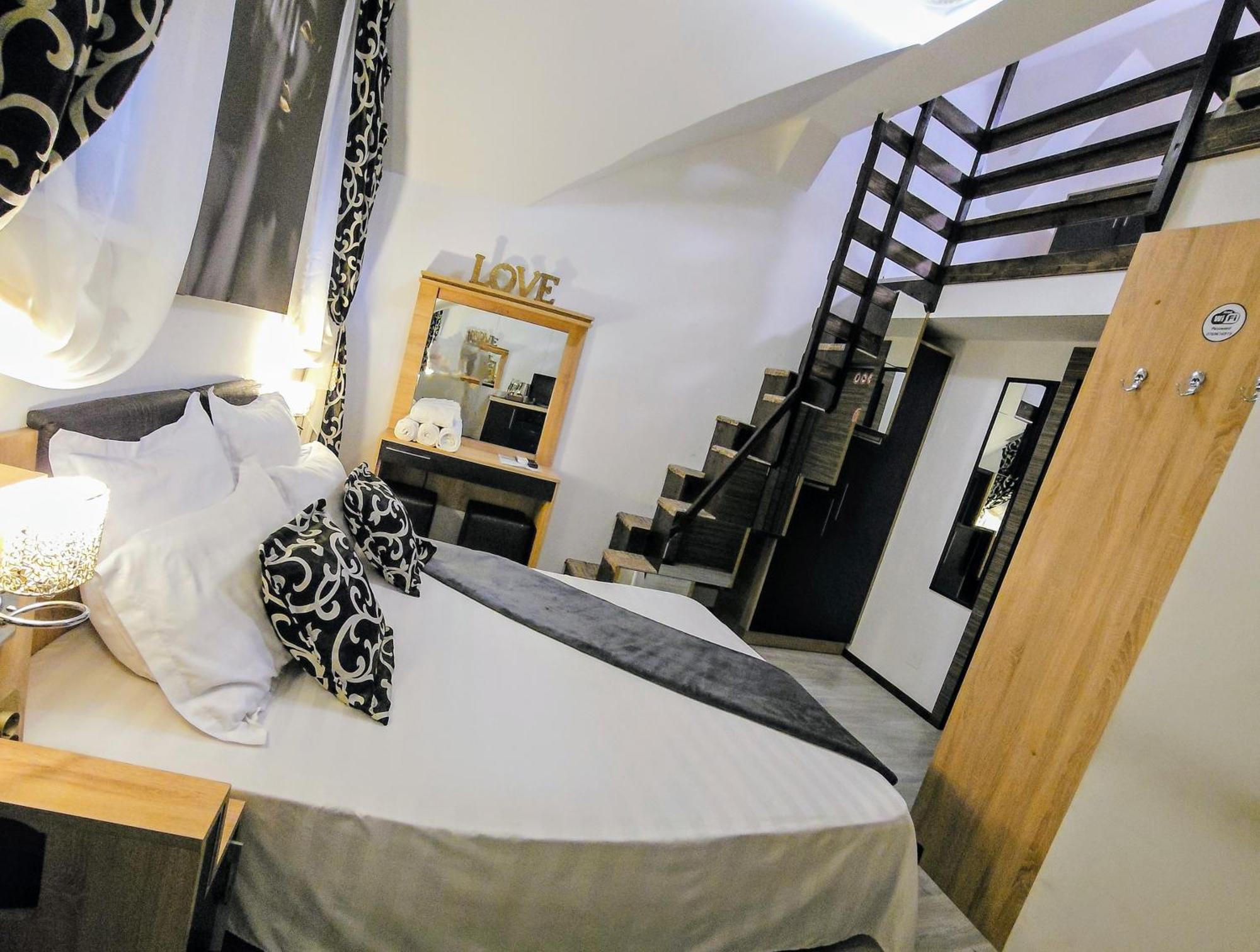 Theline Hotel Boekarest Buitenkant foto